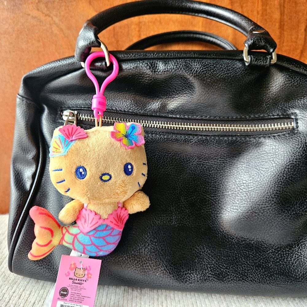 🍒[NWT] Hello Kitty Keychain | Keyring | Plush *Hawaii Exclusive* - Picture 7 of 16